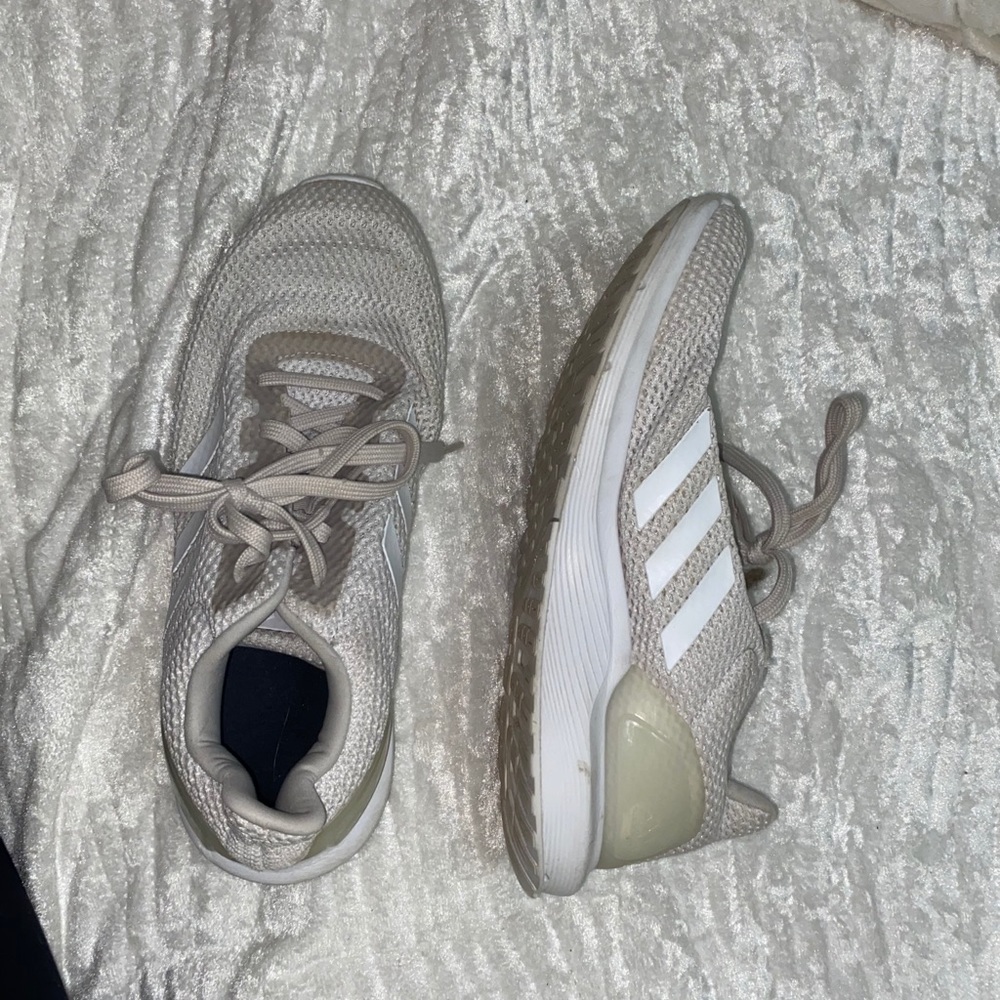 Adidas Tennis Shoes